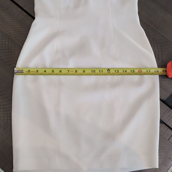 Cache 90s Ivory Mini Halter Cocktail Dress Plunge Gold Beaded Neckline Sz 6 - Picture 15 of 16